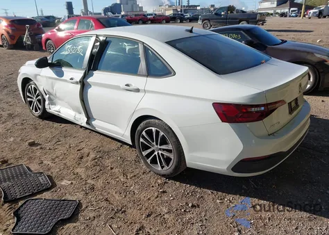 2024 Volkswagen Jetta 1.5T Sport z USA, uszkodzony, nr VIN 3VWBM7BU7RM086369